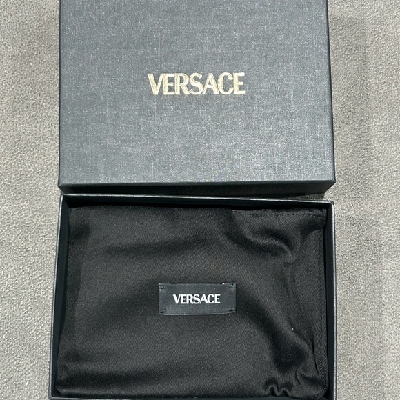 Orange Quilted Leather Card Case with Gold Medallion - Picture 3 of 4